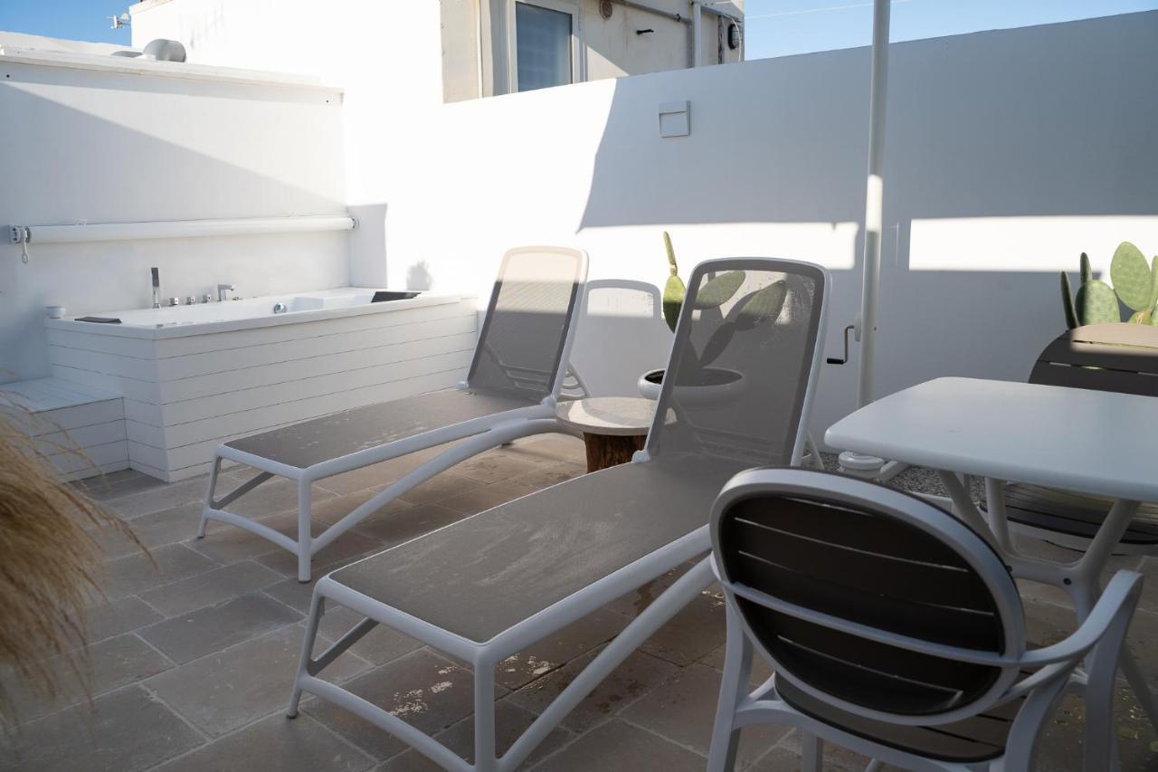 B-Welcome Rooms Of Charme E Relax Polignano a Mare Exterior foto